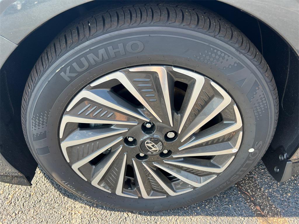 new 2025 Hyundai Sonata Hybrid car, priced at $36,005