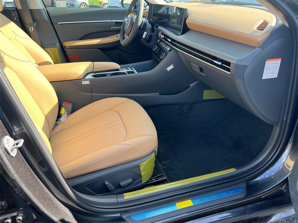 new 2025 Hyundai Sonata Hybrid car, priced at $36,005