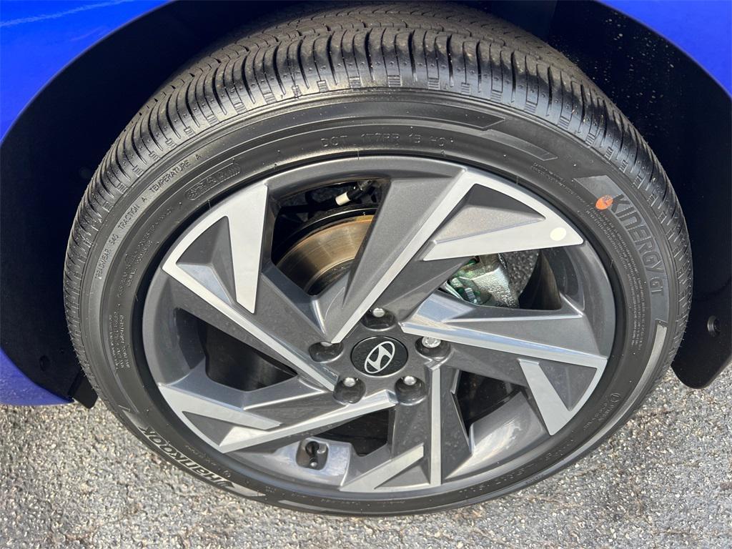 new 2025 Hyundai Elantra car, priced at $27,155