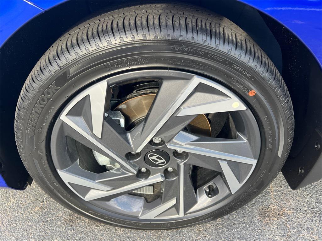 new 2025 Hyundai Elantra car, priced at $27,155