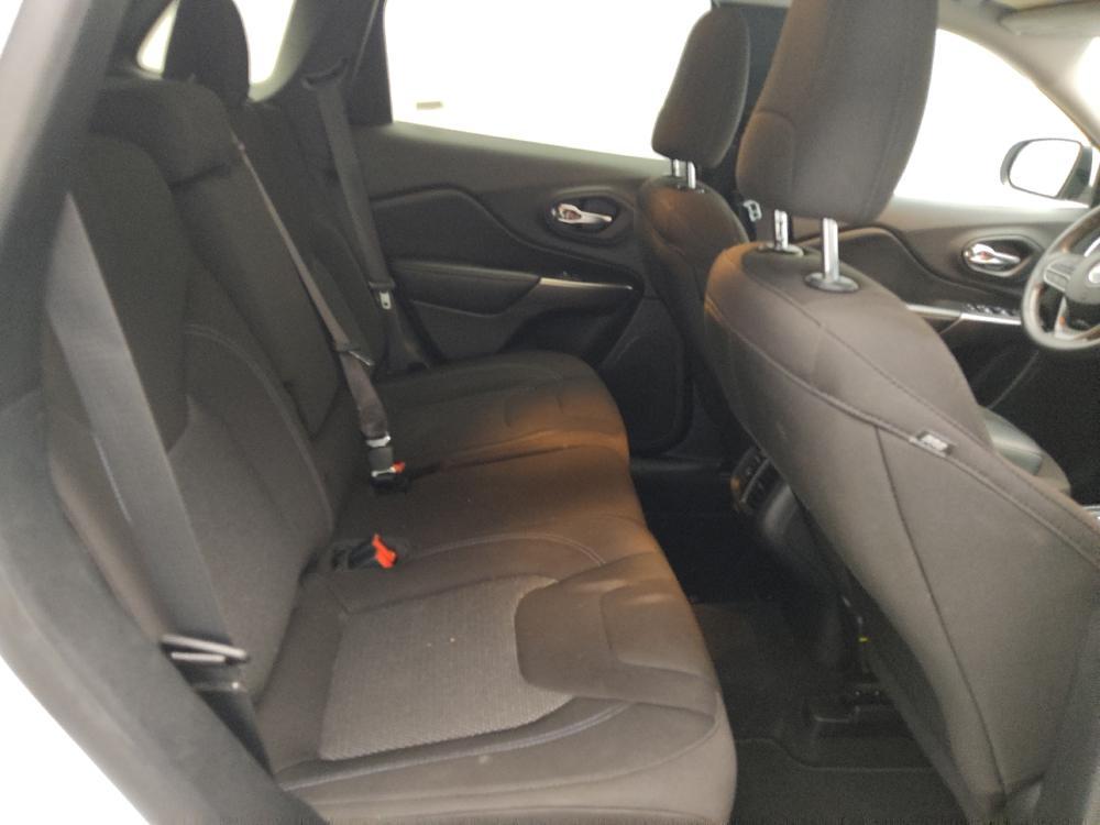 used 2020 Jeep Cherokee car, priced at $18,395