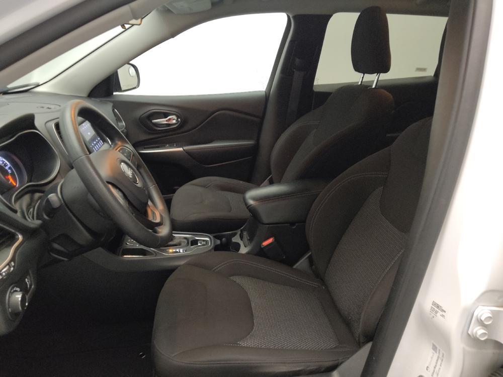 used 2020 Jeep Cherokee car, priced at $18,395