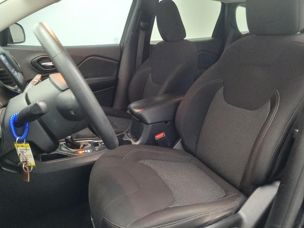 used 2020 Jeep Cherokee car, priced at $17,395