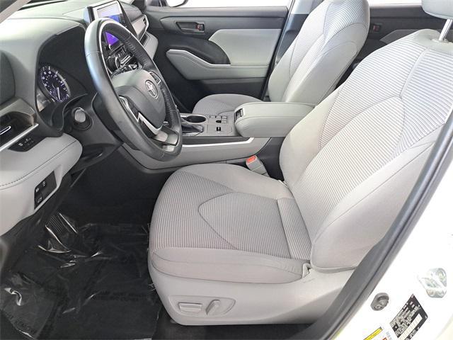 used 2023 Toyota Highlander car, priced at $29,377