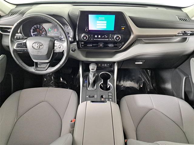 used 2023 Toyota Highlander car, priced at $29,377