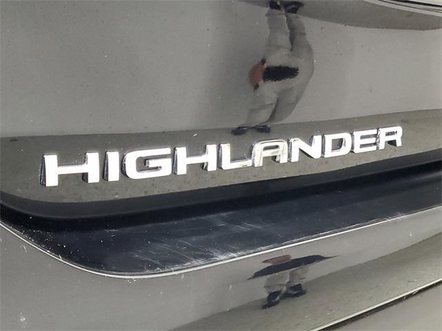 used 2023 Toyota Highlander car, priced at $39,999