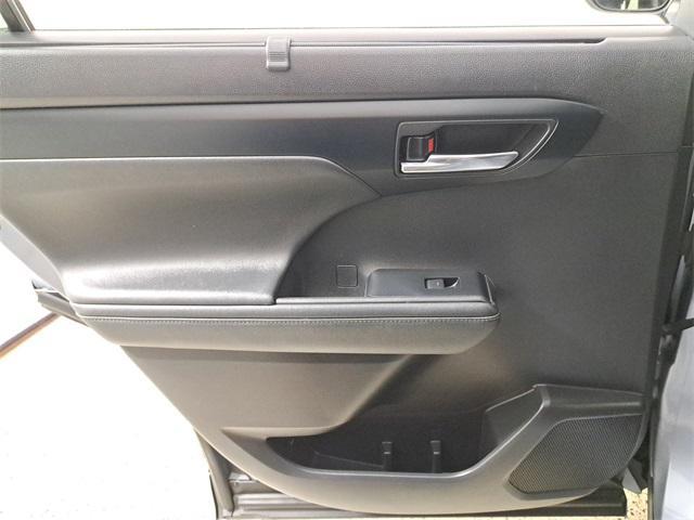 used 2022 Toyota Highlander car, priced at $30,777