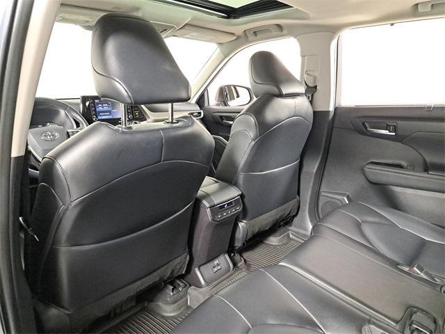 used 2022 Toyota Highlander car, priced at $30,777