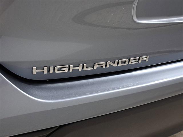 used 2022 Toyota Highlander car, priced at $30,777