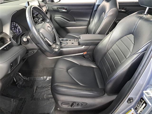 used 2022 Toyota Highlander car, priced at $30,777
