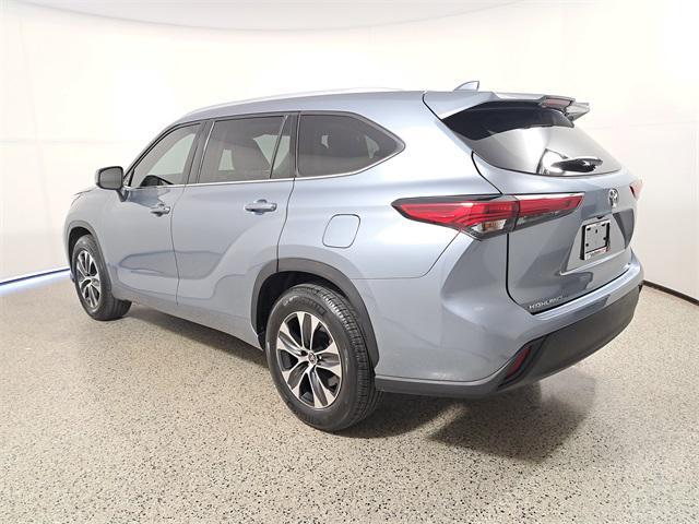 used 2022 Toyota Highlander car, priced at $30,777
