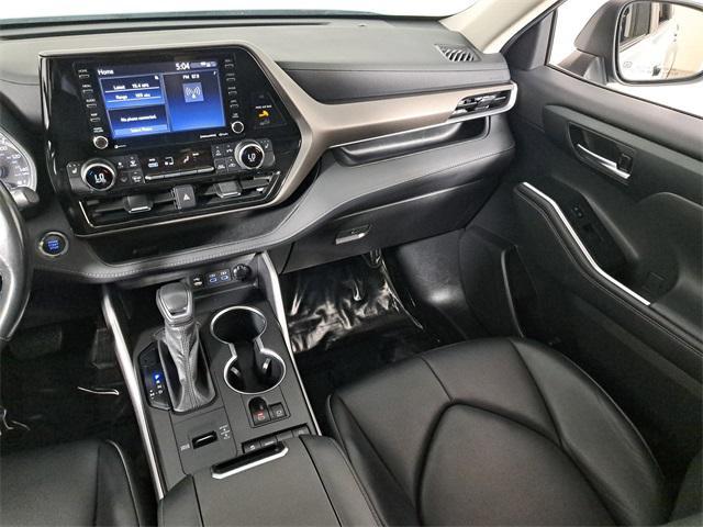 used 2022 Toyota Highlander car, priced at $30,777