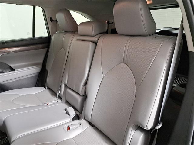 used 2023 Toyota Highlander car, priced at $34,377