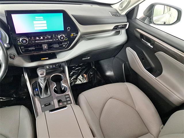 used 2023 Toyota Highlander car, priced at $34,377