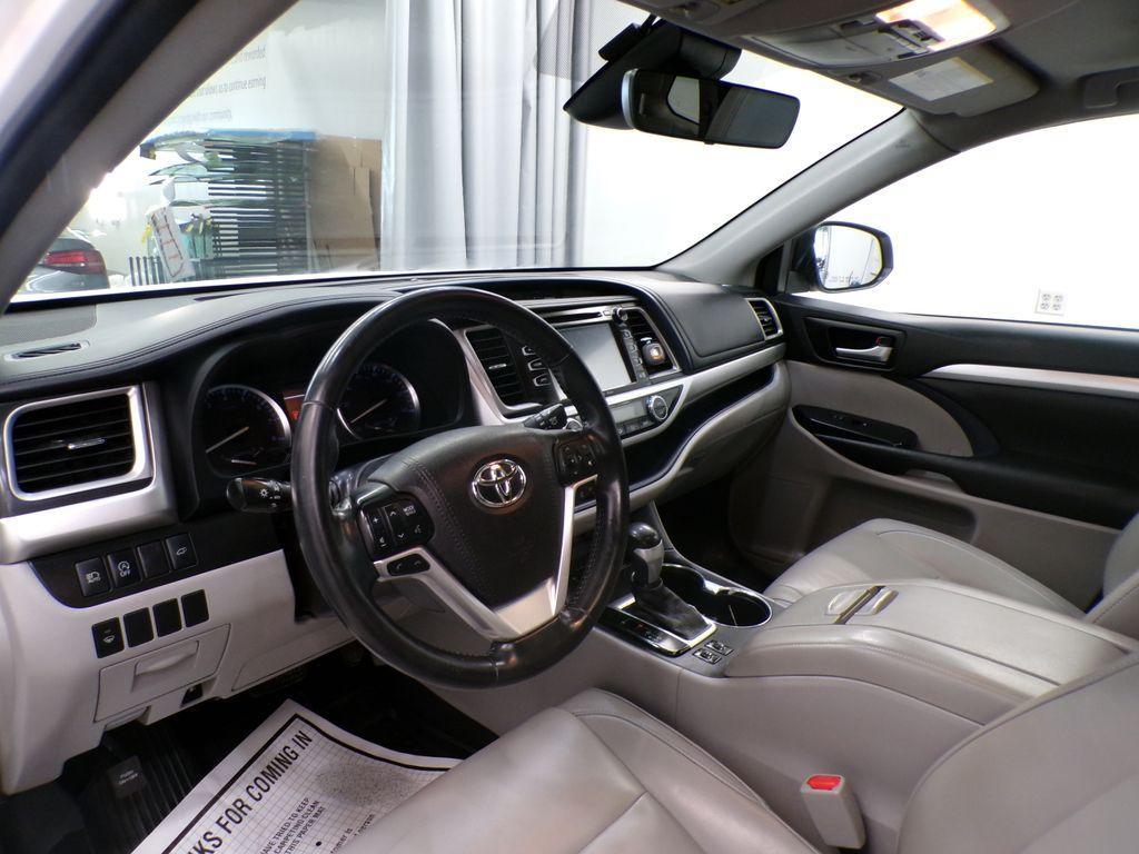 used 2017 Toyota Highlander car, priced at $20,284