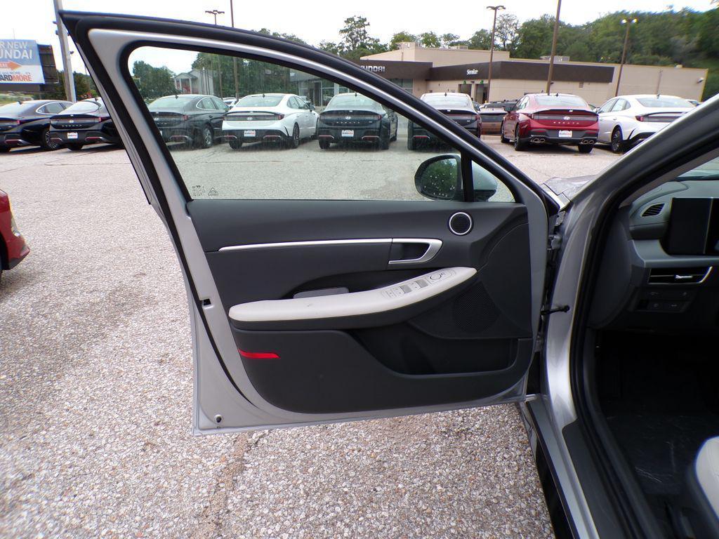 new 2025 Hyundai Sonata car, priced at $28,856