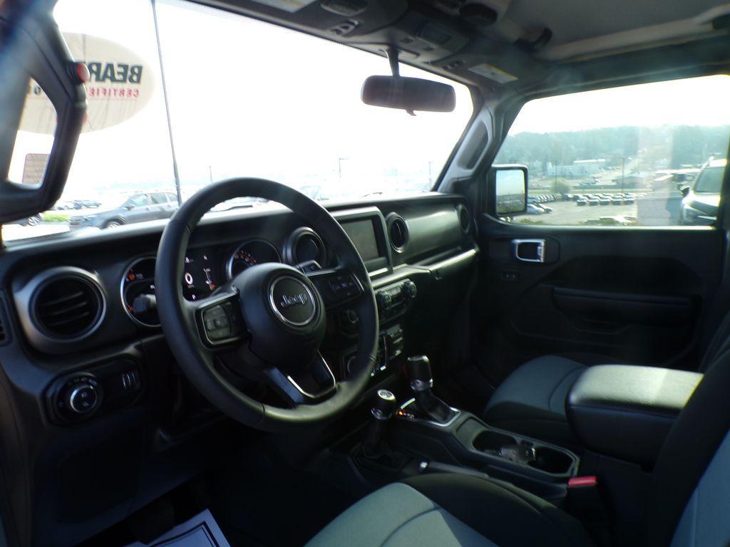 used 2023 Jeep Gladiator car, priced at $33,208
