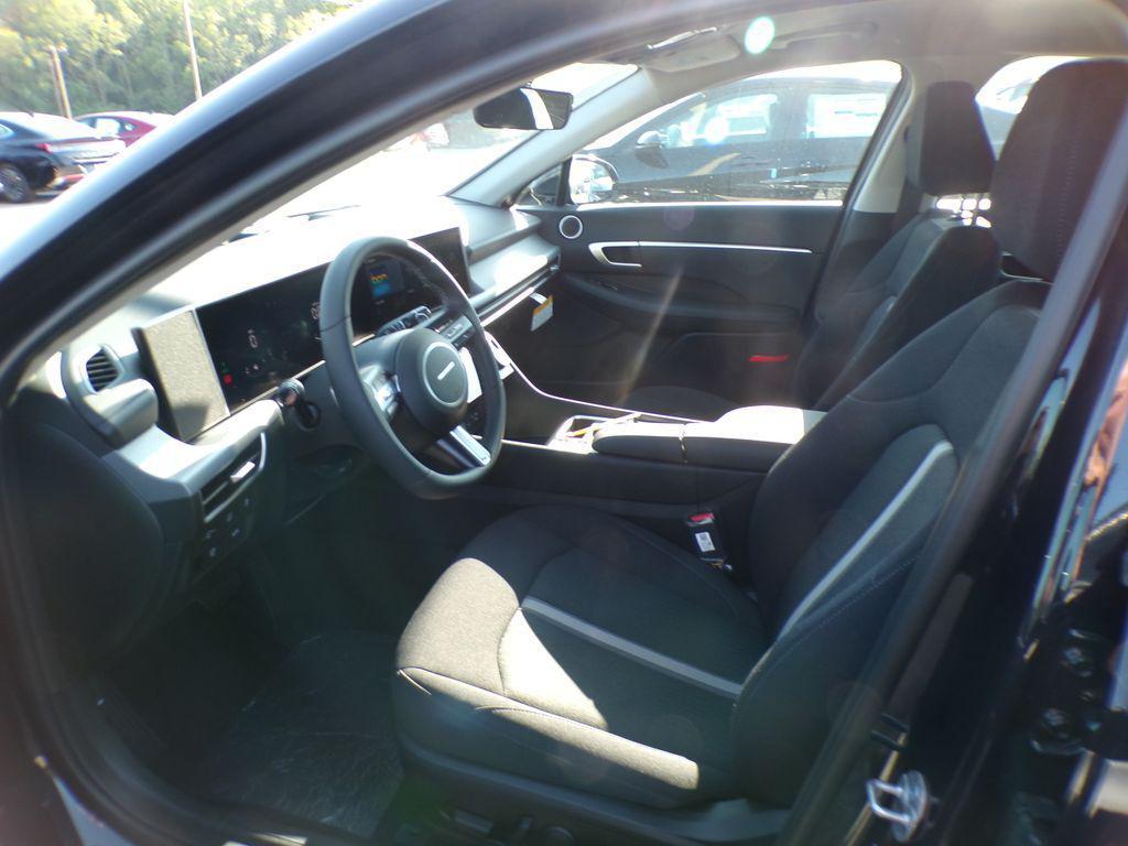 new 2025 Hyundai Sonata Hybrid car, priced at $30,738