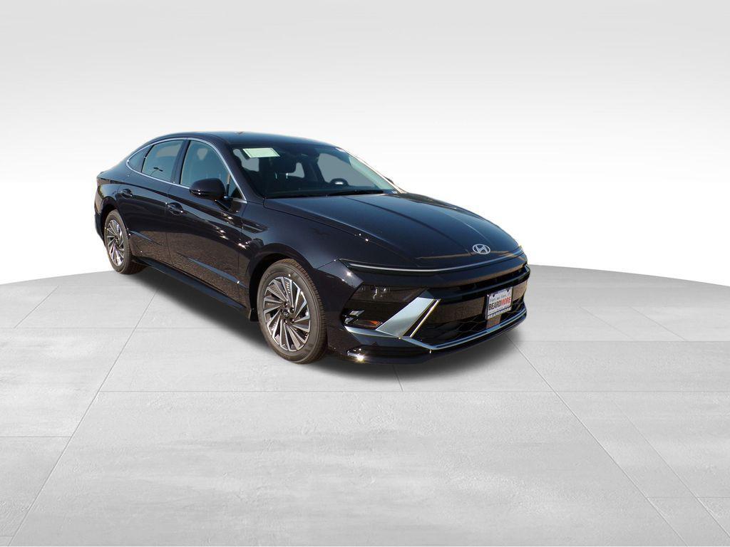 new 2025 Hyundai Sonata Hybrid car, priced at $30,738