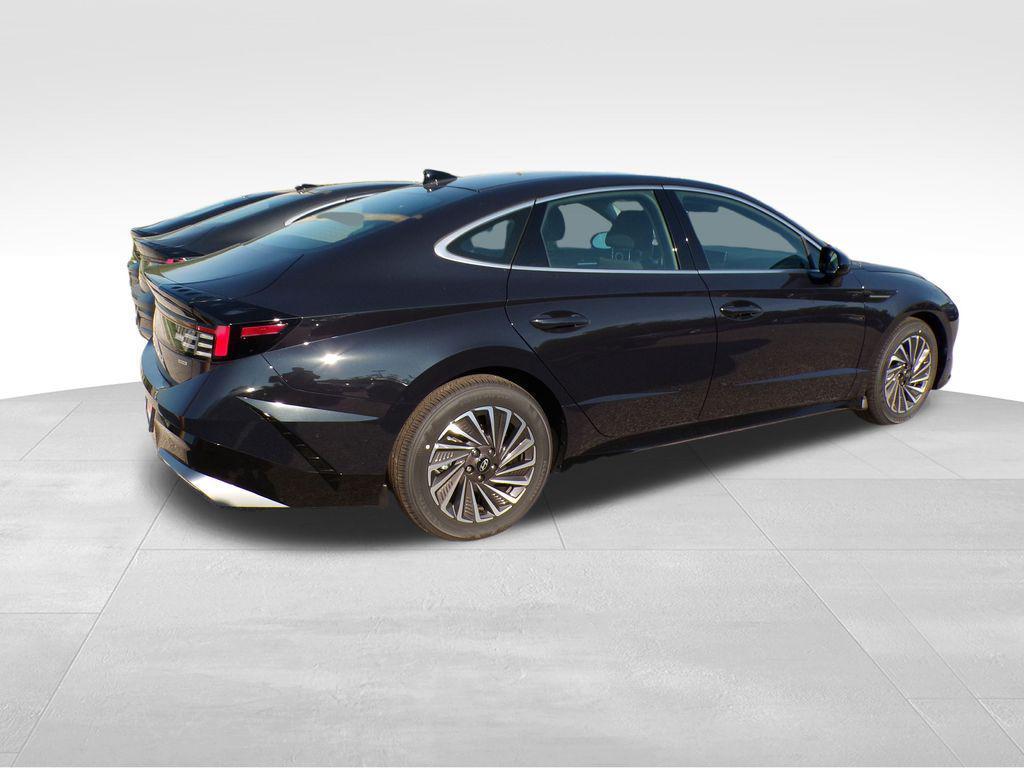 new 2025 Hyundai Sonata Hybrid car, priced at $30,738