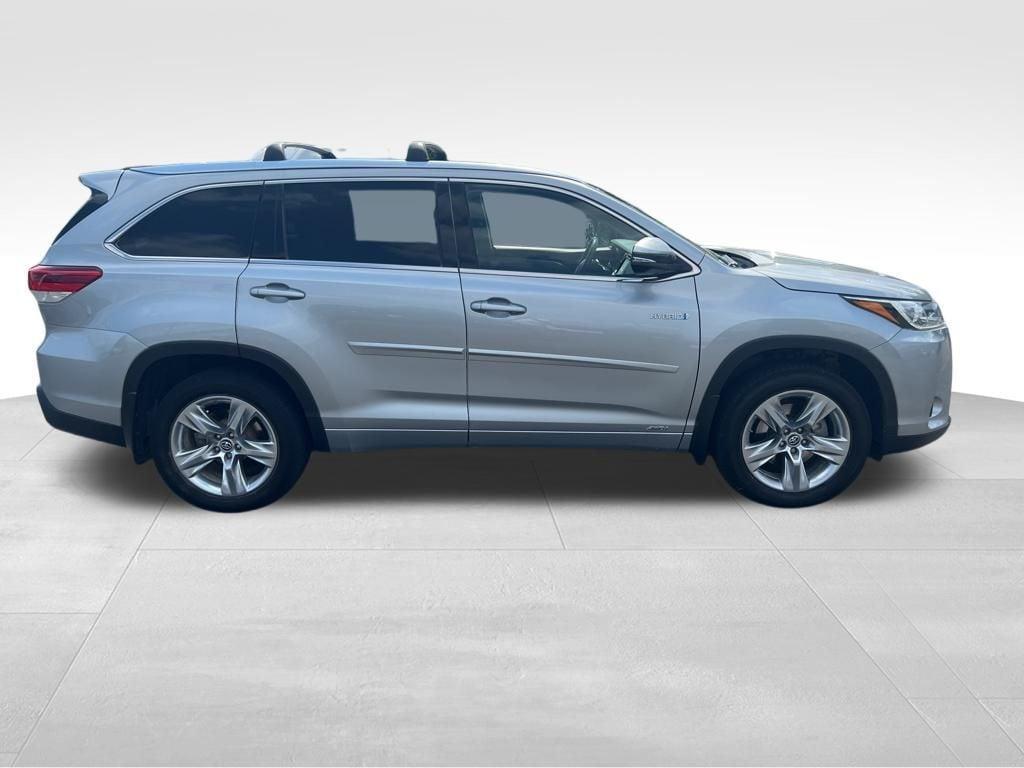 used 2017 Toyota Highlander Hybrid car, priced at $22,547