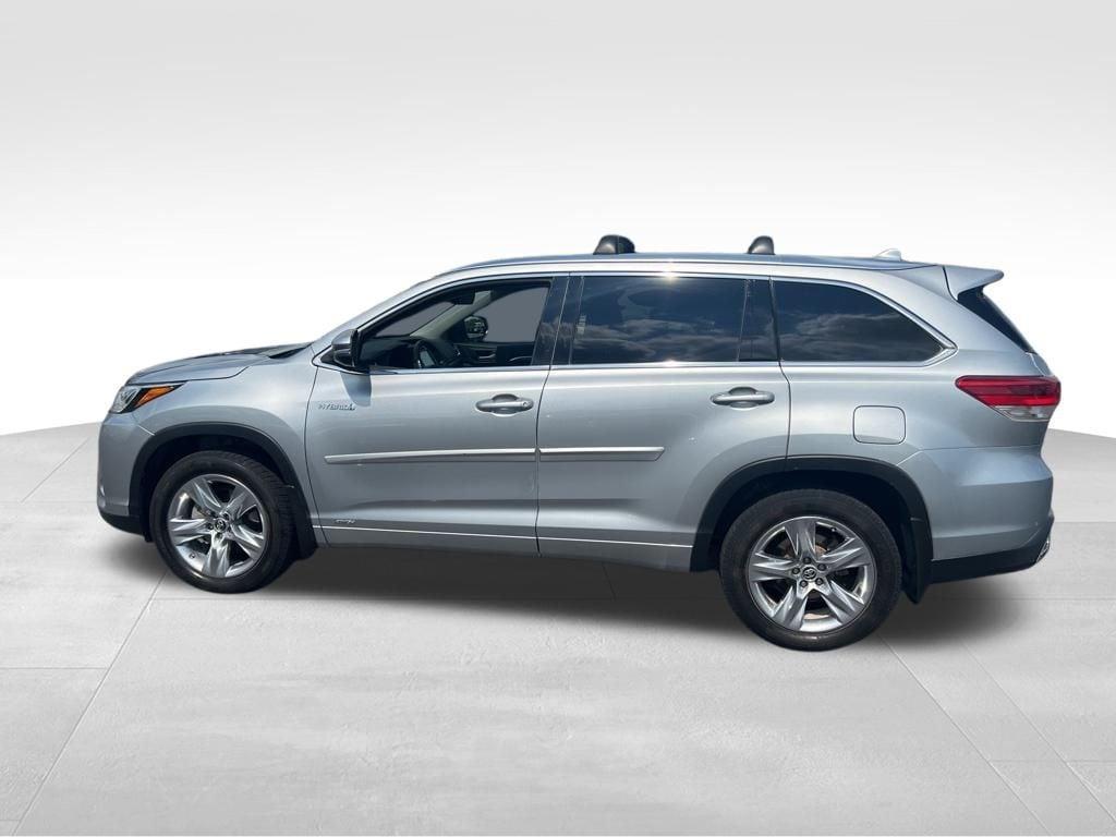 used 2017 Toyota Highlander Hybrid car, priced at $22,547