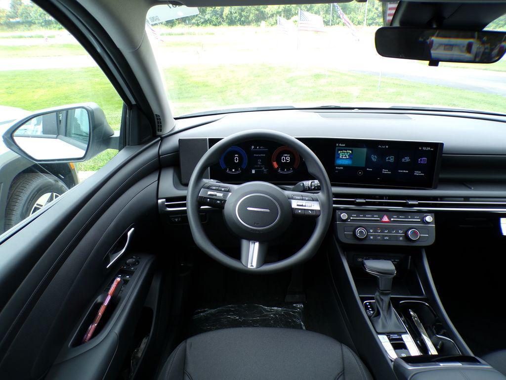 new 2025 Hyundai Tucson car, priced at $30,170
