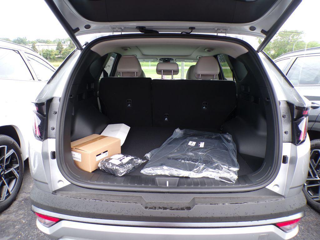 new 2025 Hyundai TUCSON Hybrid car, priced at $35,693