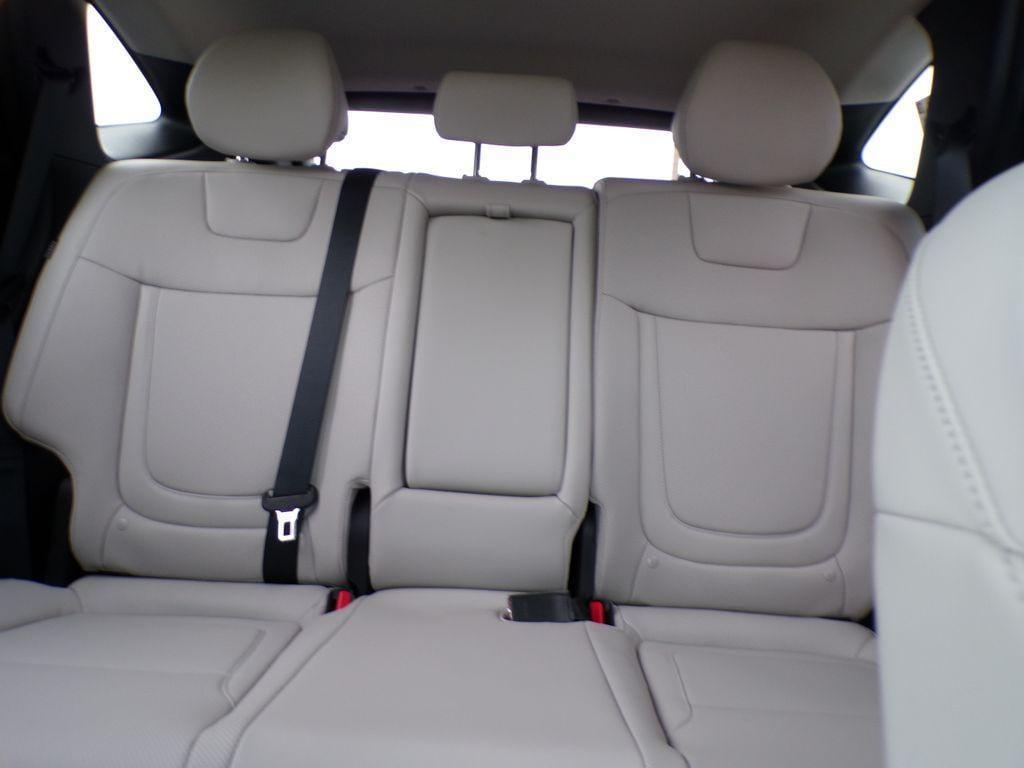 new 2025 Hyundai TUCSON Hybrid car, priced at $35,693