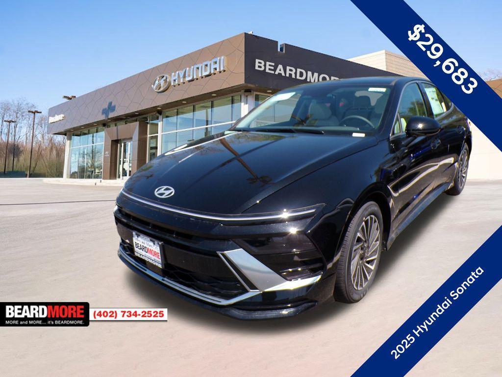 new 2025 Hyundai Sonata Hybrid car, priced at $29,683