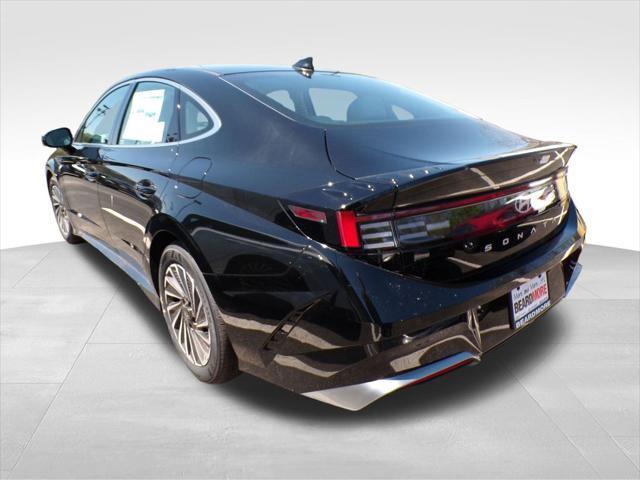 new 2025 Hyundai Sonata Hybrid car, priced at $30,683