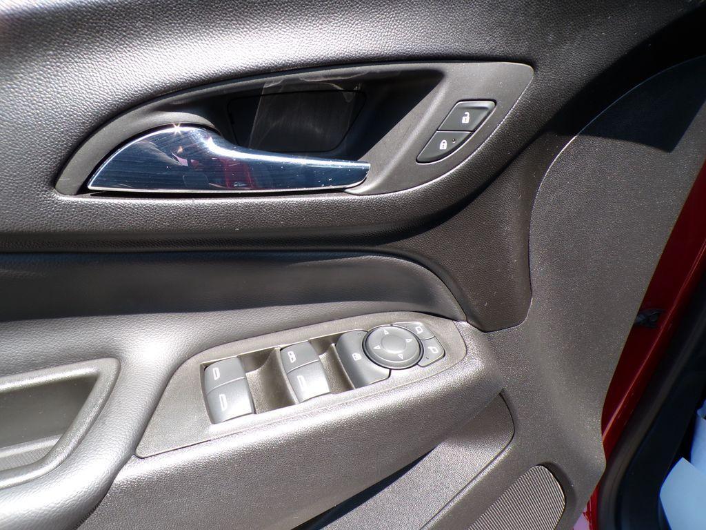 used 2022 Chevrolet Equinox car, priced at $25,261