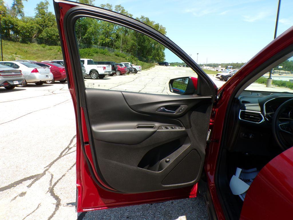 used 2022 Chevrolet Equinox car, priced at $25,261