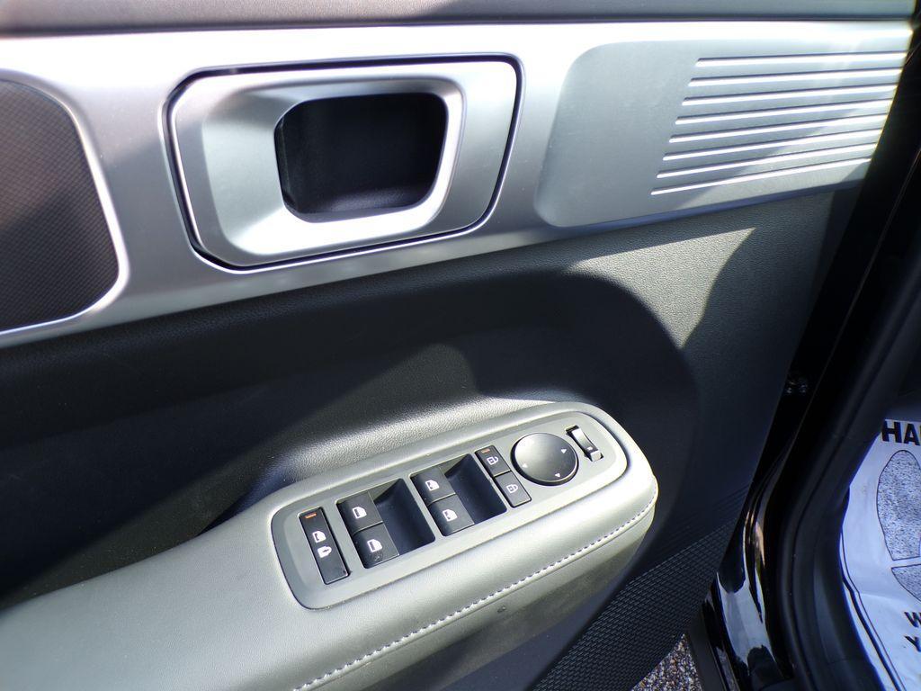 used 2025 Hyundai Santa Fe car, priced at $35,933