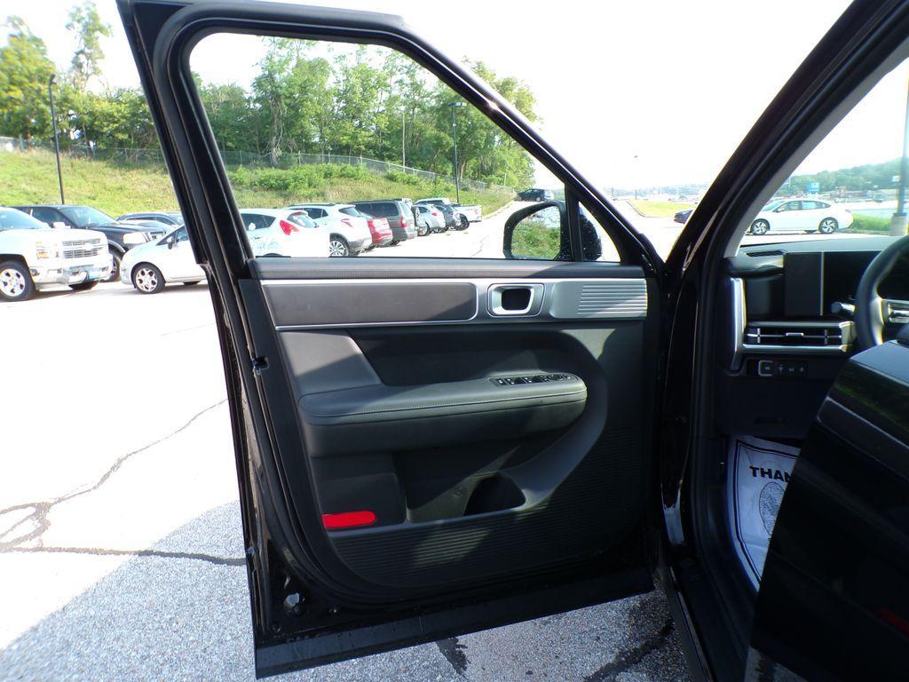 used 2025 Hyundai Santa Fe car, priced at $35,933