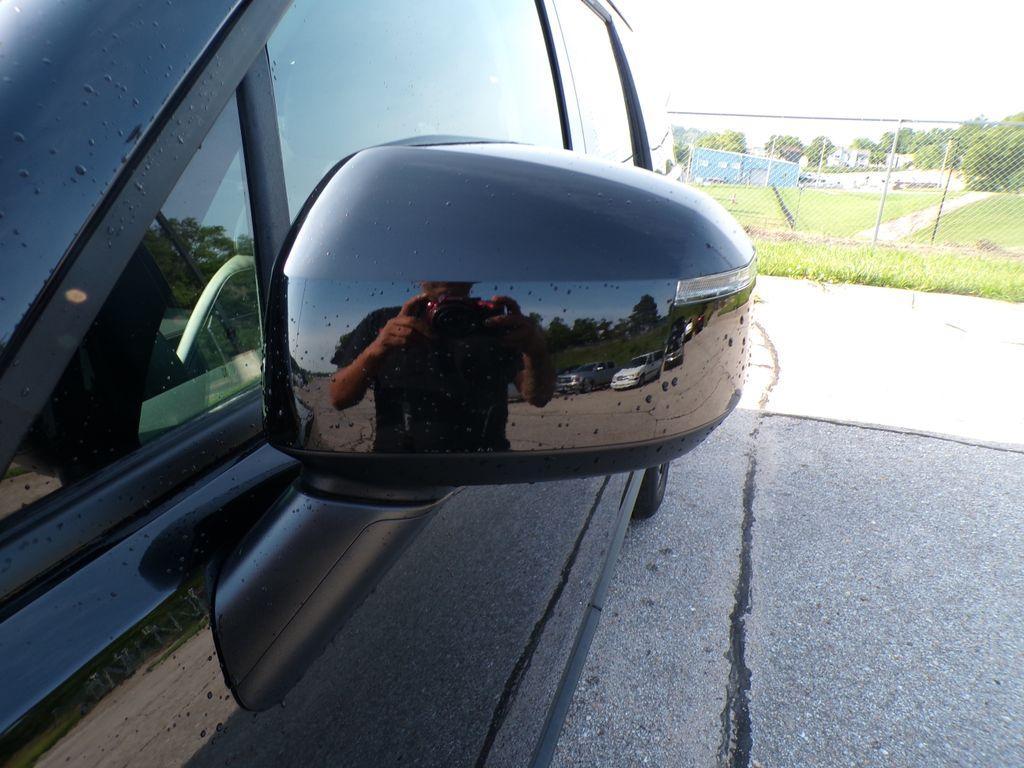 used 2025 Hyundai Santa Fe car, priced at $35,933