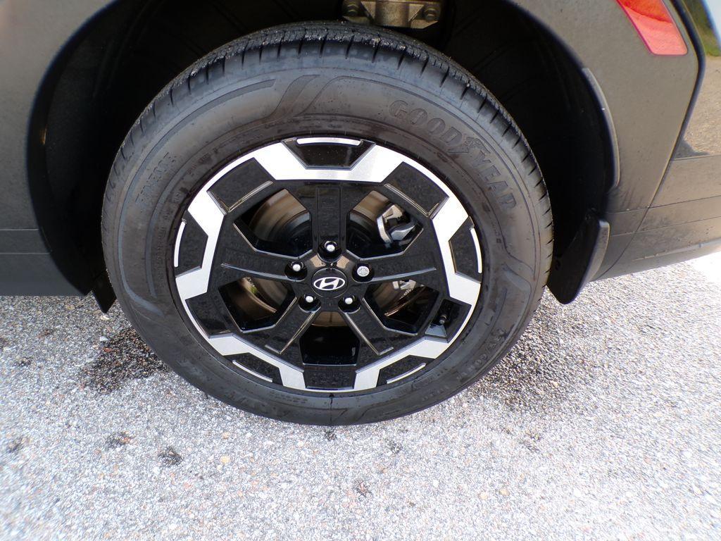 used 2025 Hyundai Santa Fe car, priced at $35,933