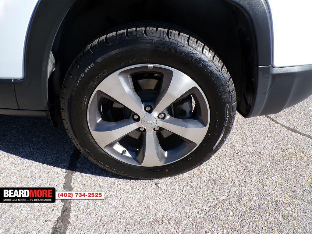 used 2020 Jeep Cherokee car, priced at $21,062