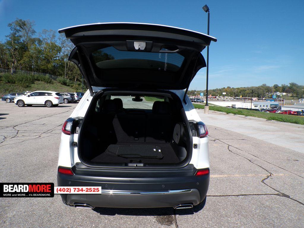 used 2020 Jeep Cherokee car, priced at $21,062