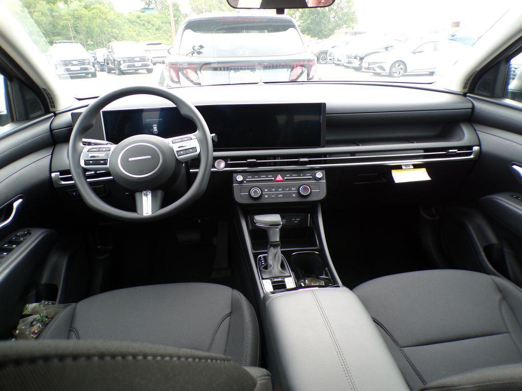 new 2025 Hyundai Tucson car, priced at $29,690