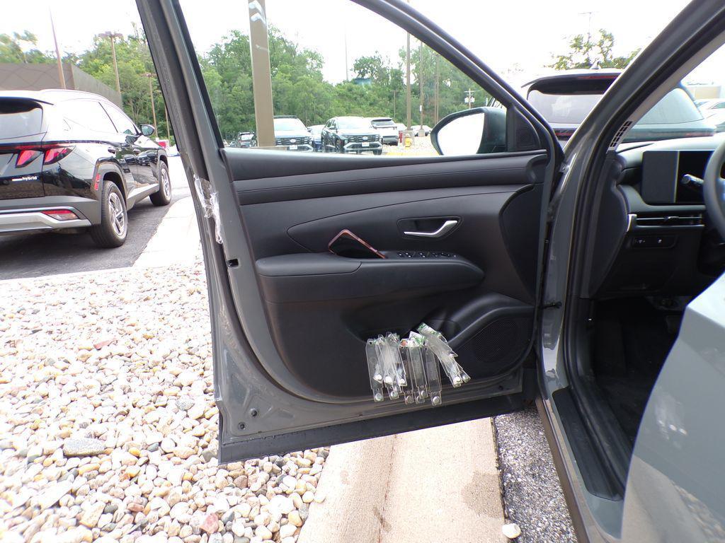 new 2025 Hyundai Tucson car, priced at $29,690