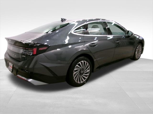 new 2025 Hyundai Sonata Hybrid car, priced at $31,883