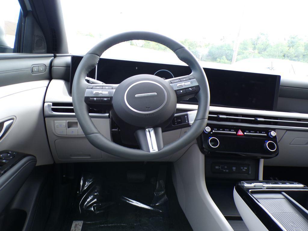 new 2025 Hyundai TUCSON Hybrid car, priced at $40,775