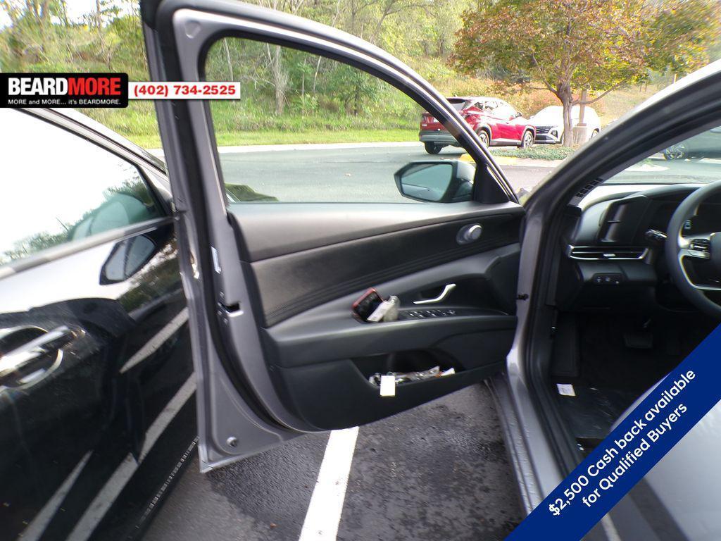 new 2025 Hyundai ELANTRA HEV car, priced at $24,238