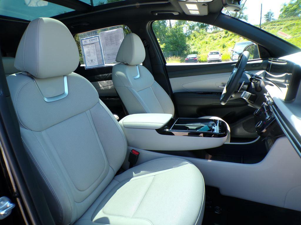 used 2025 Hyundai TUCSON Hybrid car, priced at $37,669