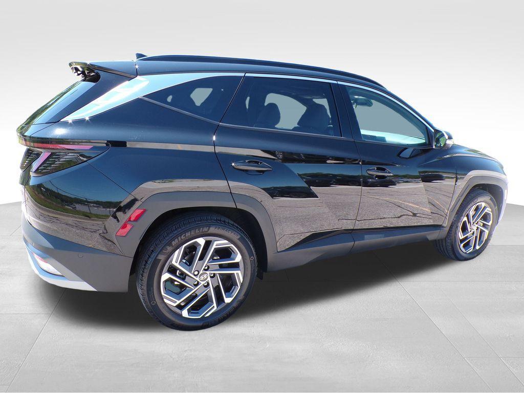 used 2025 Hyundai TUCSON Hybrid car, priced at $37,669