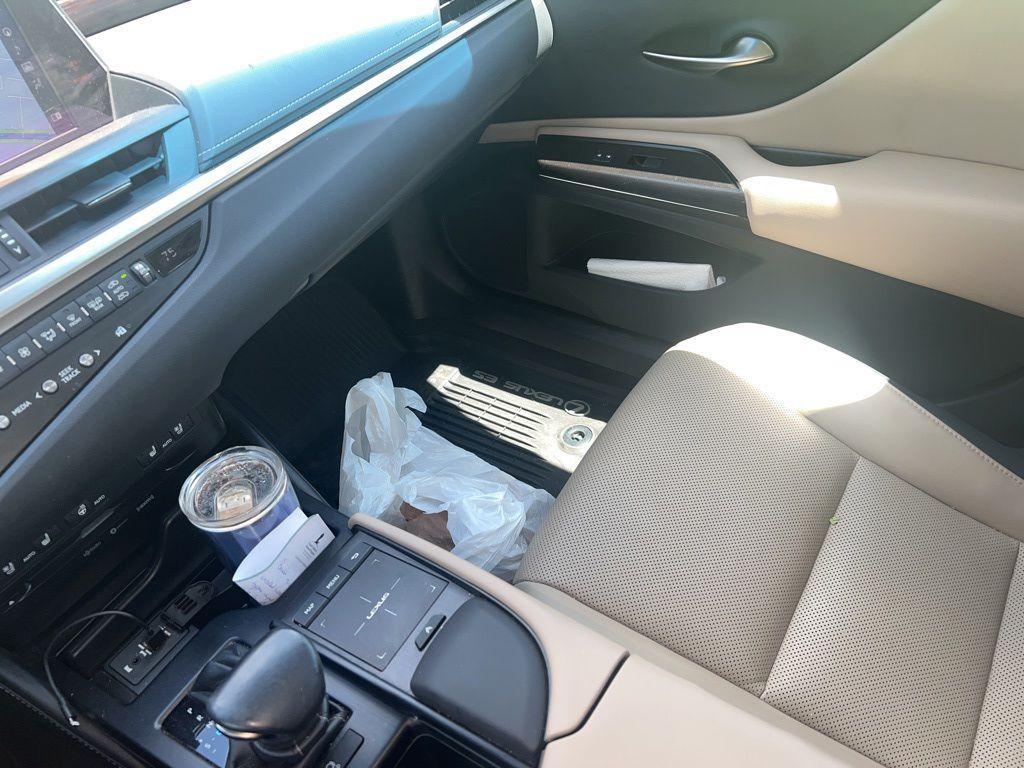 used 2019 Lexus ES 350 car, priced at $29,270