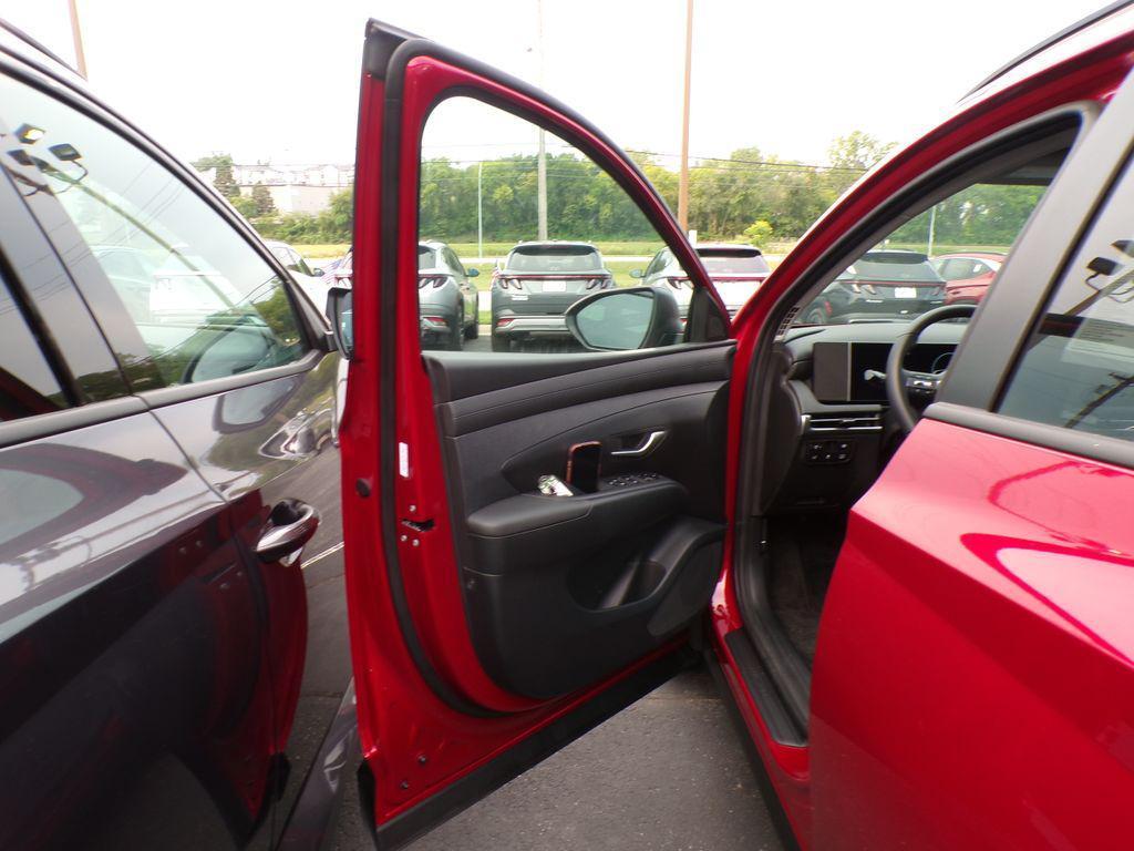 new 2025 Hyundai TUCSON Hybrid car