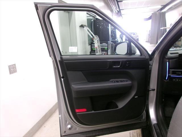 new 2025 Hyundai Santa Fe car, priced at $47,168