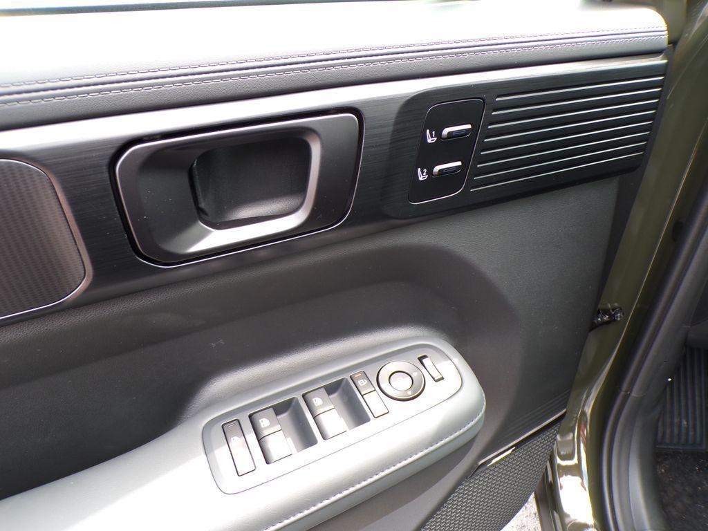 new 2025 Hyundai SANTA FE HEV car, priced at $46,928